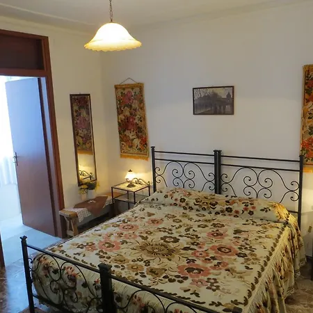 Couette-café Alterum Iter Galati Mamertino